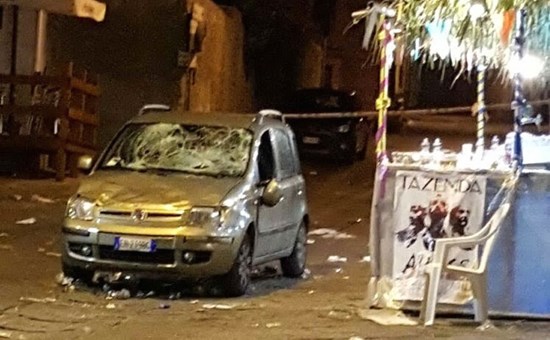 Un barbat a intrat cu masina in multime, la un festival local din Sardinia. 31 de oameni au fost raniti