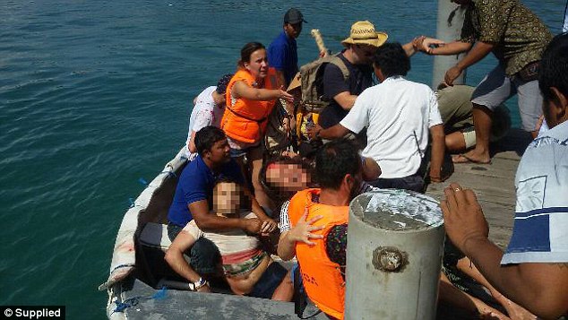 Explozie pe un feribot, in Indonezia. Doi turisti au murit, iar 13 au fost raniti. VIDEO