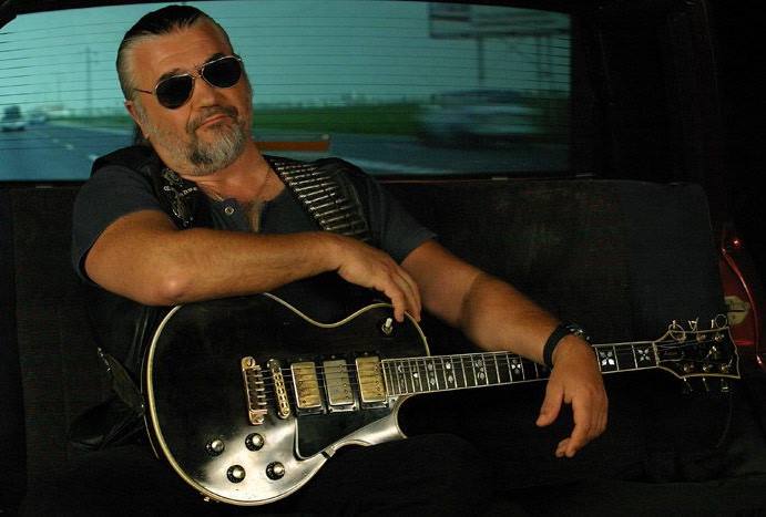 Dan Andrei Aldea si Nicu Covaci canta blues la Hard Rock Cafe: 