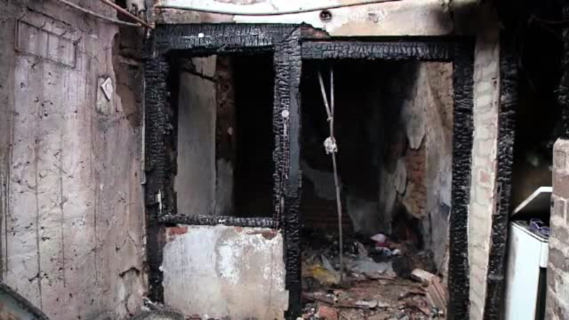 Un batran din Brasov a incendiat casa iubitei sale si pe cea a vecinului. Omul era suparat din cauza banilor de inmormantare