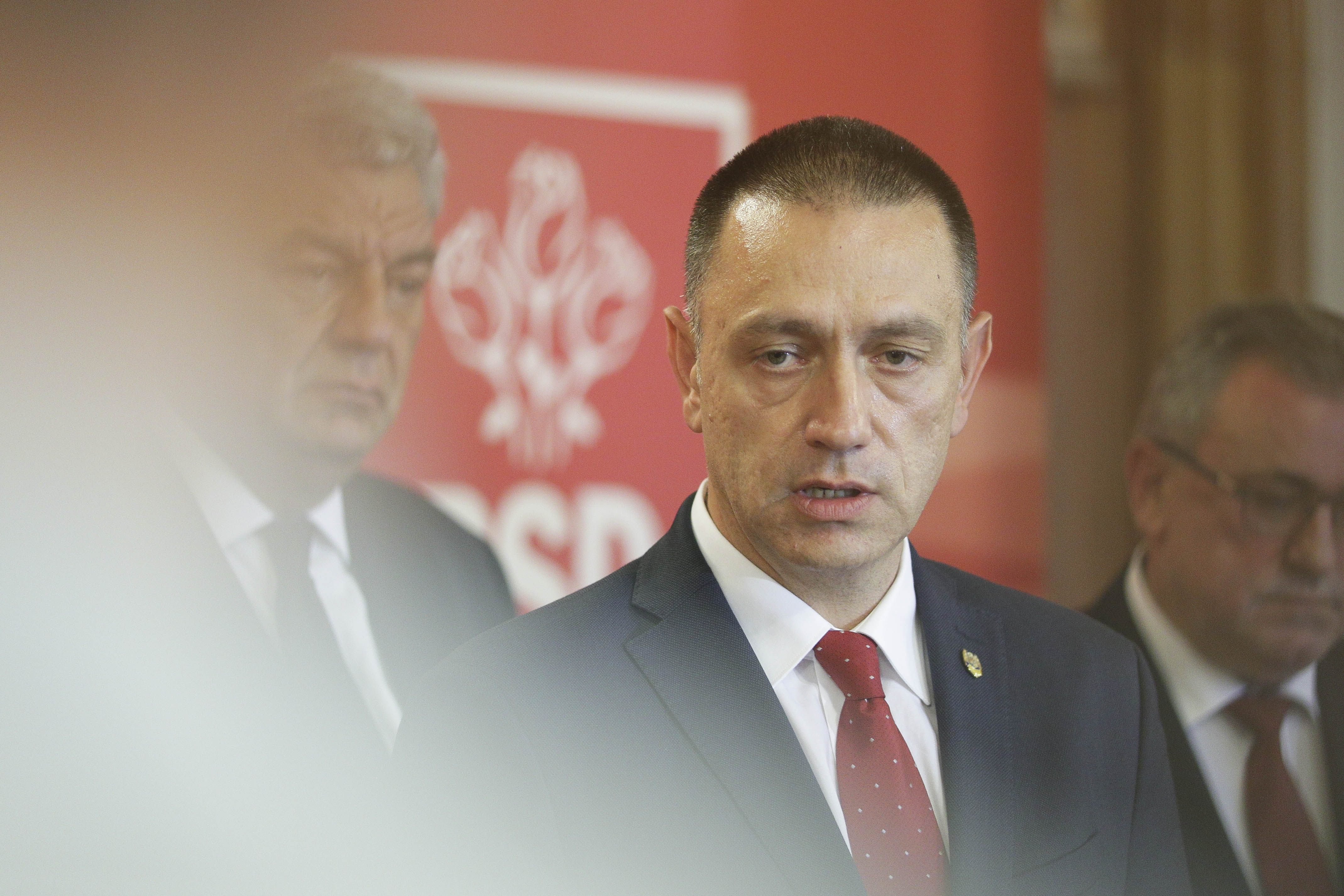 Noii miniştri de la Apărare şi Economie, Mihai Fifor şi Gheorghe Şimon, au depus jurământul la Palatul Cotroceni
