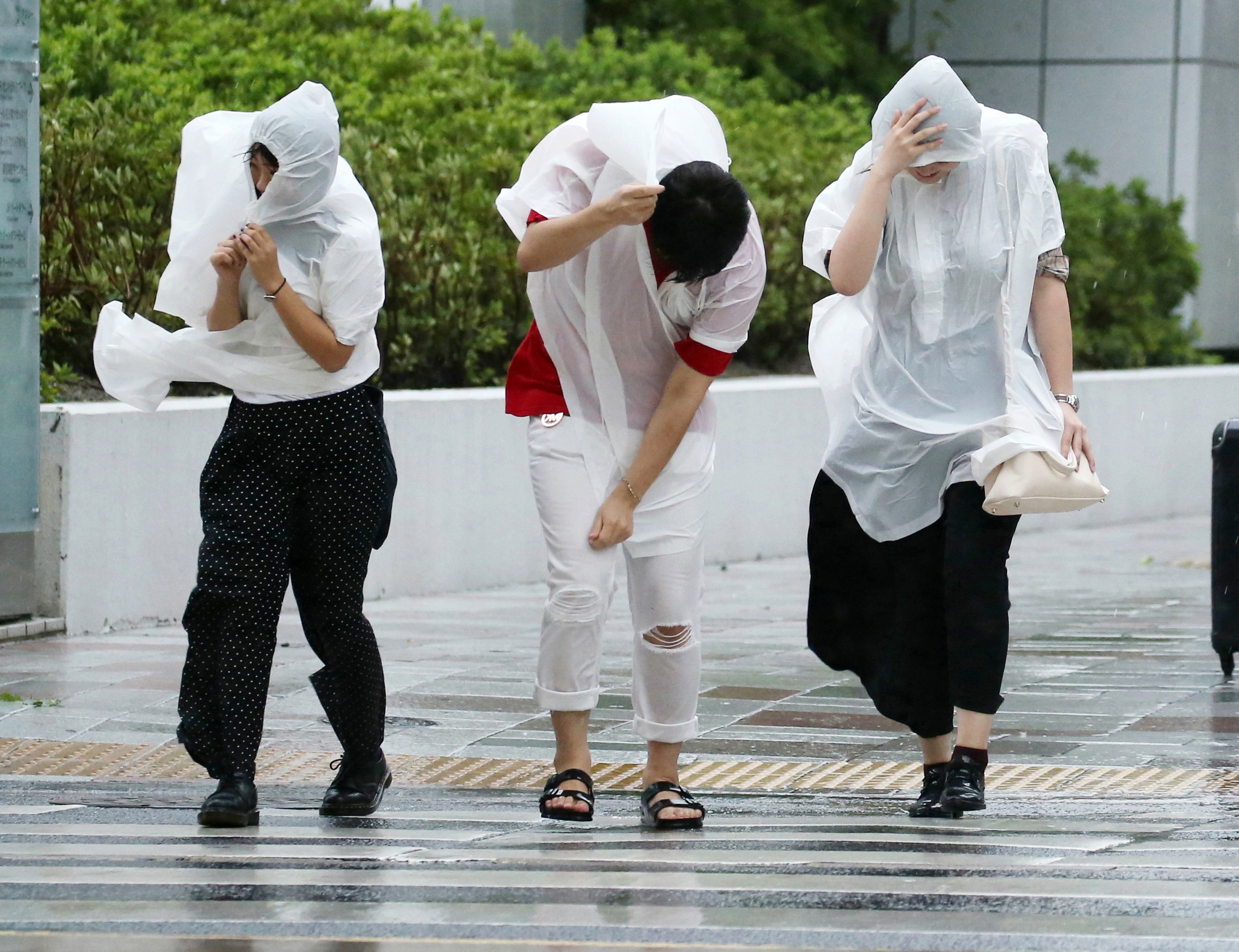 Japonia, afectată de un taifun. Sunt cel puțin 6 morți și 170 de răniți. FOTO