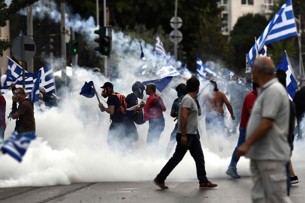 Ciocniri între poliție și protestatari, la Salonic, unde Tsipras urma să țină un discurs