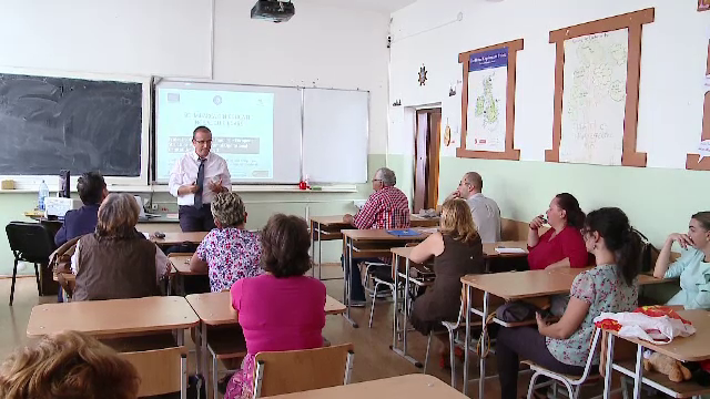 Școala din România unde părinții iau lecții de la psihologi. „Cred că vor fi criticați”