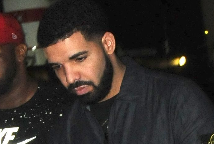 Drake vrea să-și tatueze chipul lui Celine Dion. Artista: „Pot vorbi cu mama ta!”