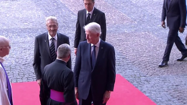 Emil Constantinescu prezent alături de Bill Clinton la funeraliile lui Jacques Chirac