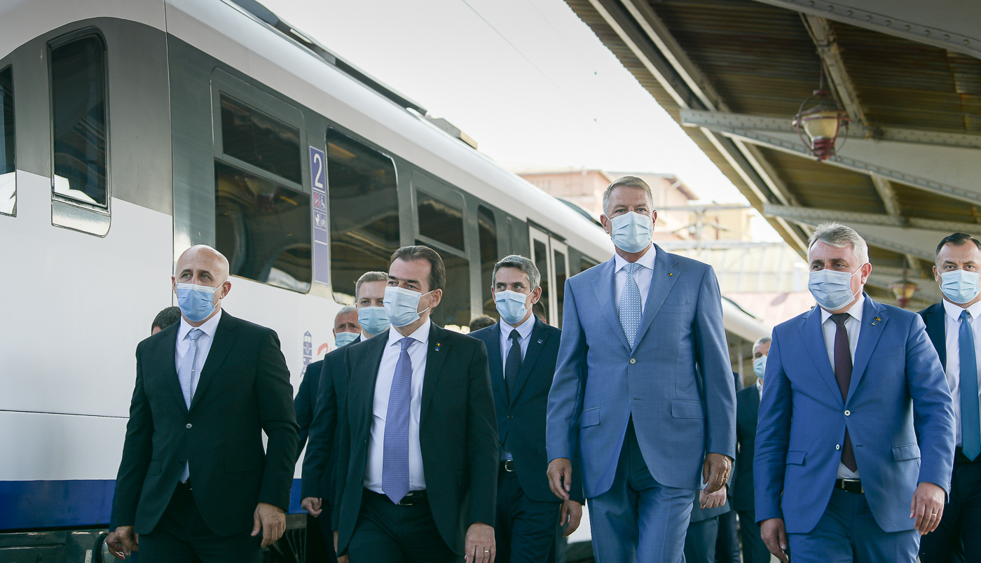 FOTO. Președintele și premierul României au testat trenul de la Gara de Nord la Otopeni - Imaginea 4