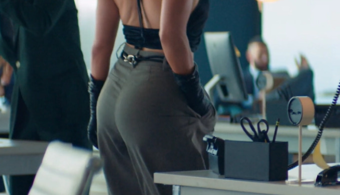 Jennifer Lopez şi Maluma, în ipostaze incendiare în cel mai recent videoclip - „Pa Ti” - Imaginea 6