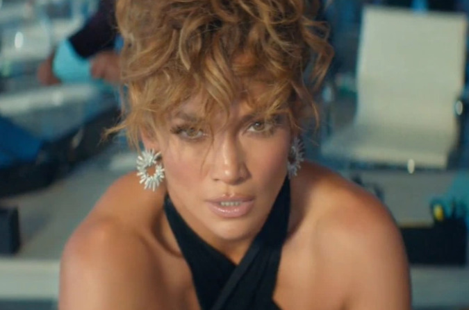 Jennifer Lopez şi Maluma, în ipostaze incendiare în cel mai recent videoclip - „Pa Ti” - Imaginea 3