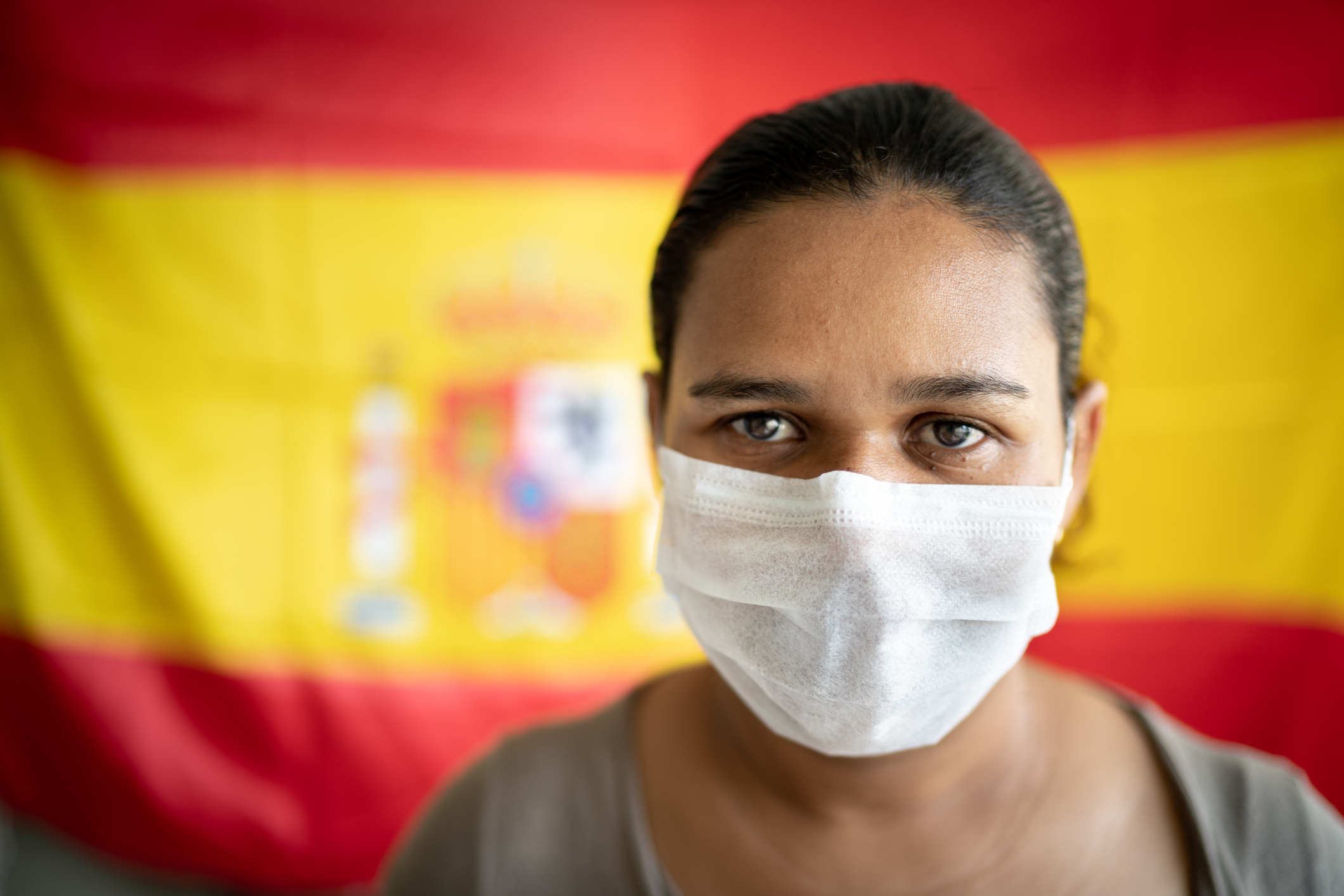 Guvernul spaniol instituie starea de urgenţă sanitară şi interzice circulaţia în timpul nopţii