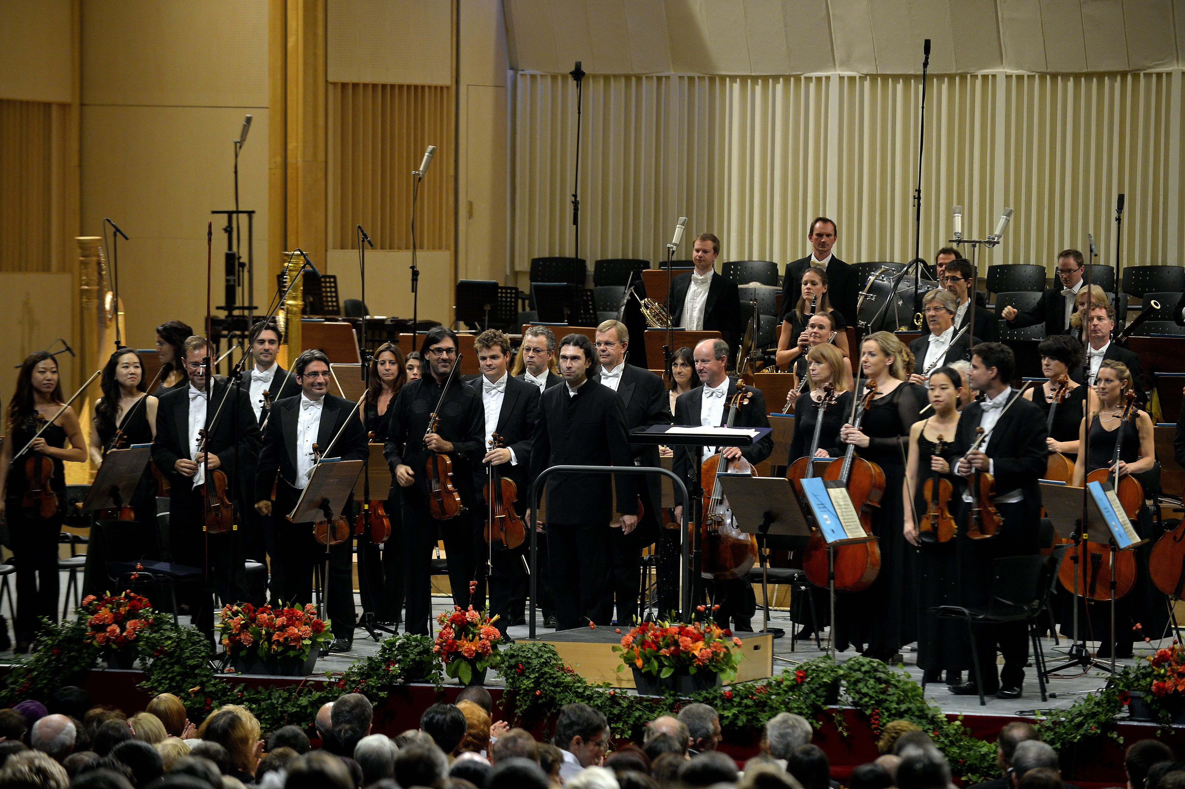 Filarmonica din Londra a făcut repetiții pentru Festivalul Enescu pe manele și picamere VIDEO