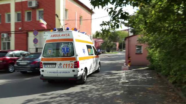 Angajații de la Ambulanța Timiș, obligați să se vaccineze. Ce a pățit o femeie de serviciu care a refuzat