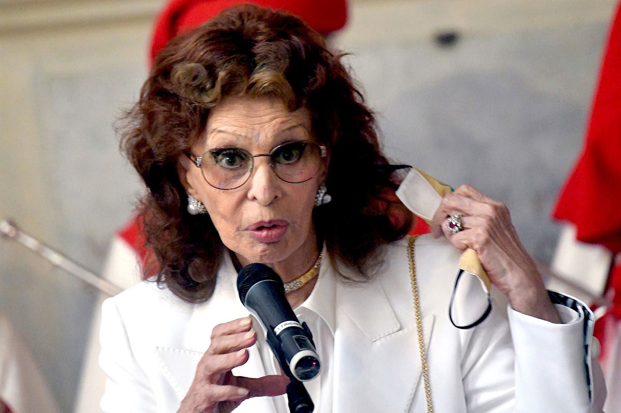 Sophia Loren a împlinit 87 de ani. Cum arată cunoscuta actriță acum. GALERIE FOTO - Imaginea 4