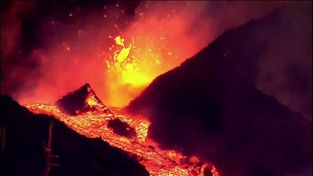 Dezastru în La Palma, după erupția vulcanului Cumbre Vieja. Aeroportul a fost închis, iar mii de oameni și-au părăsit casele