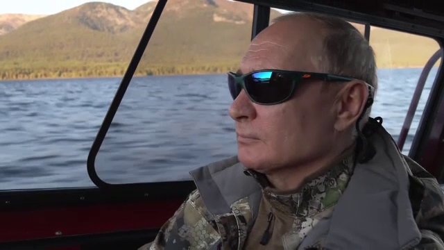 Putin s-a relaxat în taigaua siberiană. Președintele rus a stat 4 zile în cort cu șemineu: ”Râzi degeaba, chiar dă căldură”