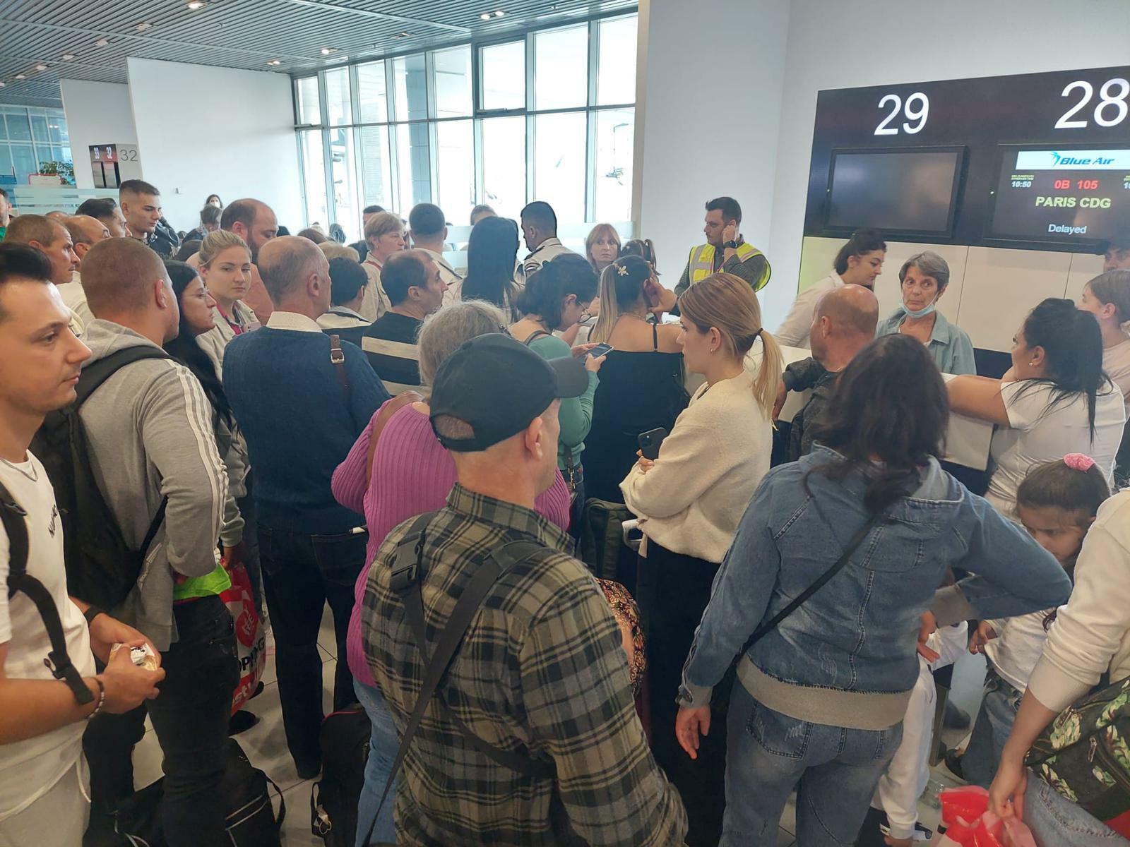Blue Air suspends all flights from Romania.  Images of chaos in airports |  PHOTO GALLERY - Image 5