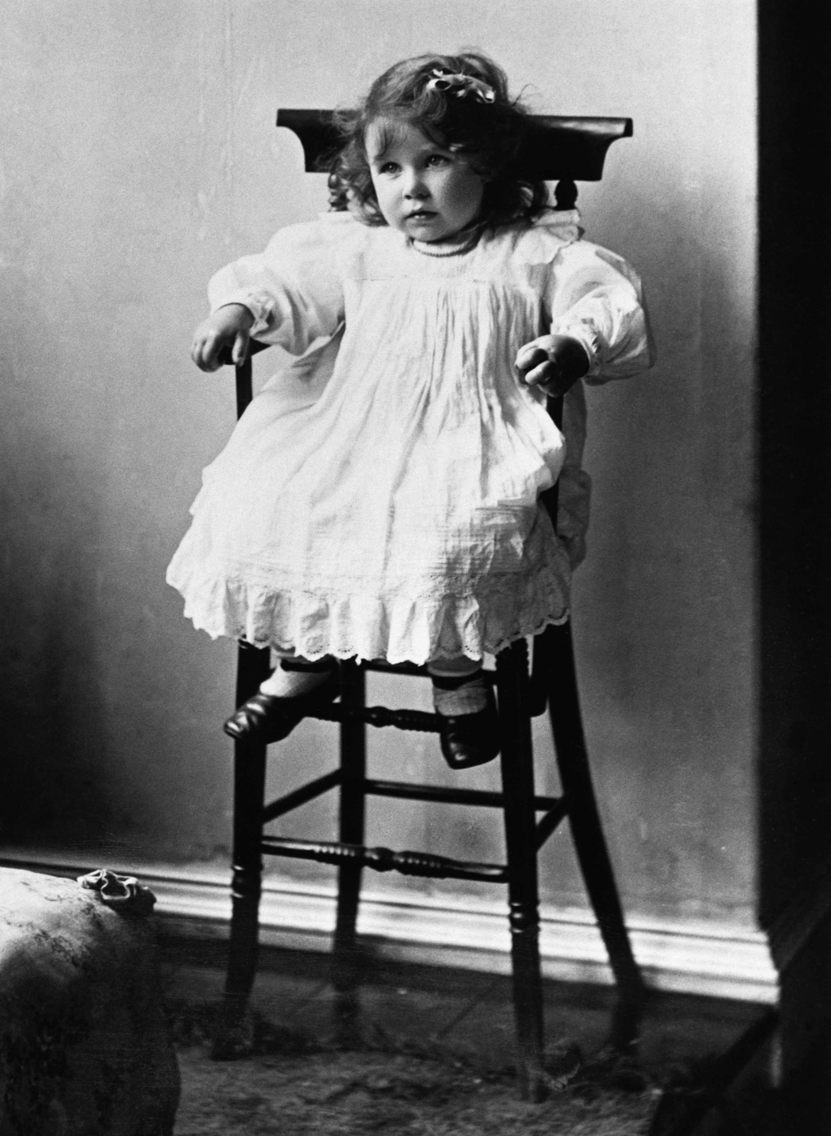 Ιστορικές εικόνες της βασίλισσας Ελισάβετ Β'.  Σε ηλικία 10 ετών έγινε διάδοχος του βρετανικού θρόνου - Εικόνα 14