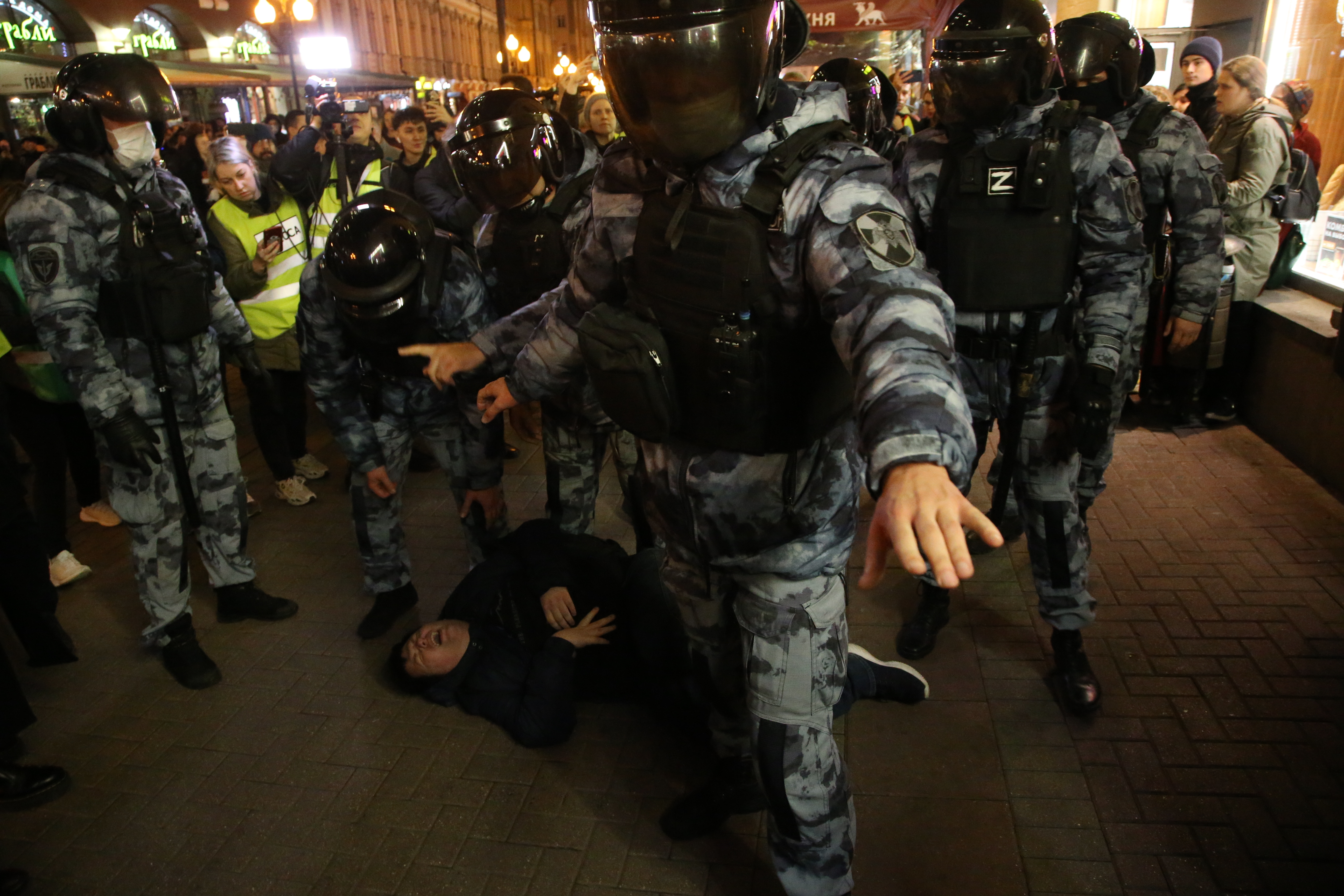 Proteste în Rusia după mobilizarea parțială. Ce riscă persoanele care participă la mitingurile „ilegale” | GALERIE FOTO - Imaginea 1